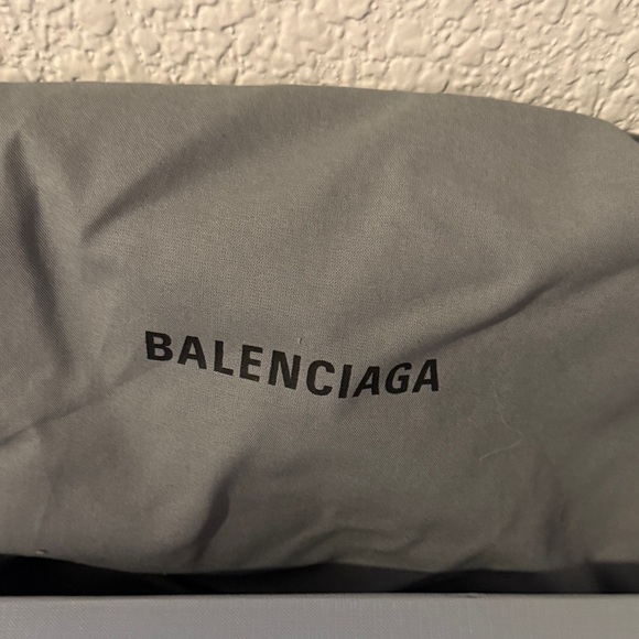 Balenciaga Black Boots with Gold Detailing - Picture 3 of 8